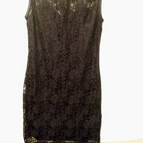 Very chic Fin&Clover floral lace dress - Picture 2 of 4